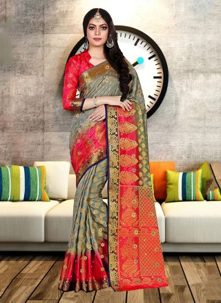 Kanjivaram Silk Classic Sari In Grey