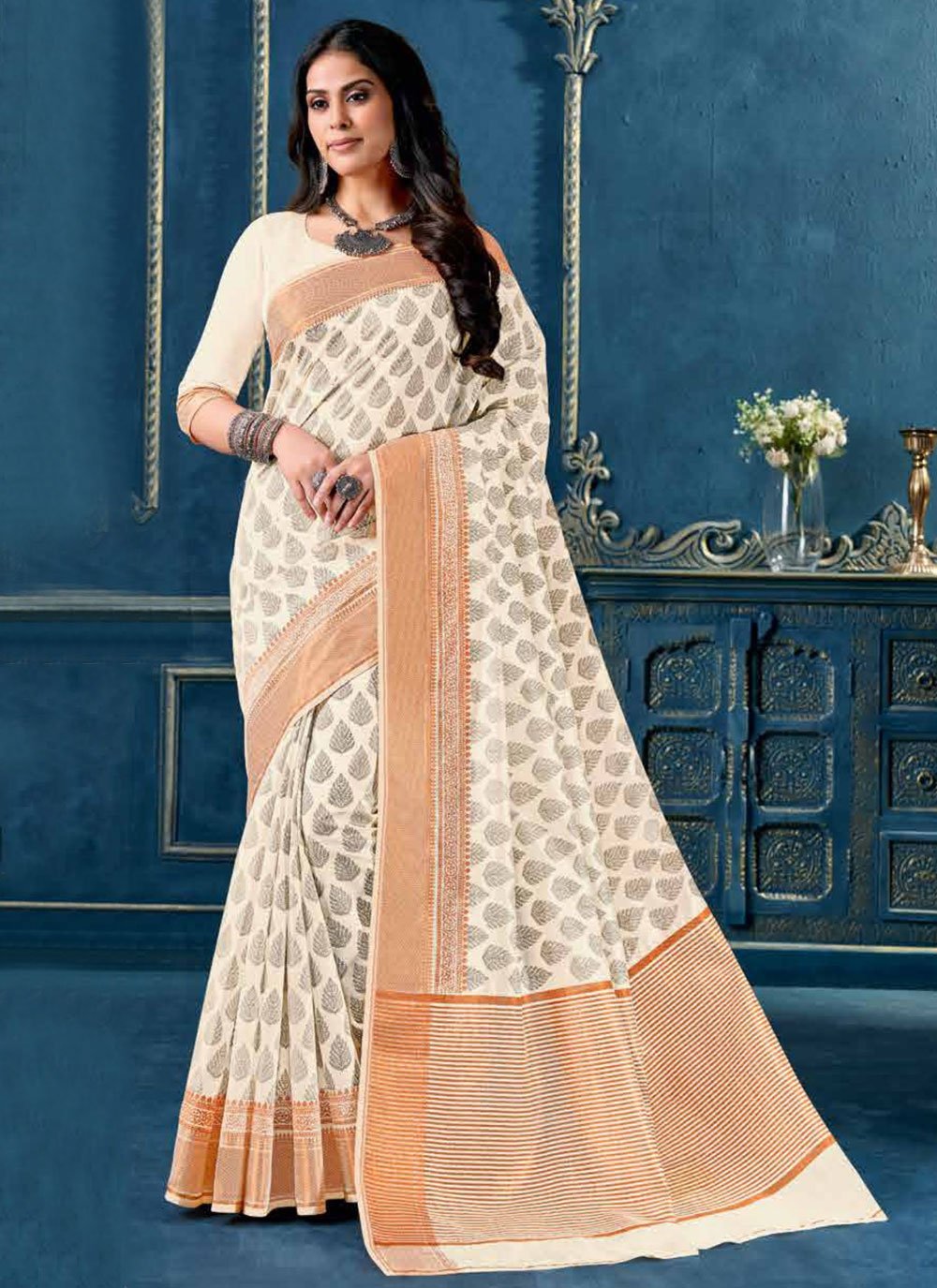 Off White Designer Sarees, Off White Designer Saris and Off White Beautiful  Sarees Online Shopping