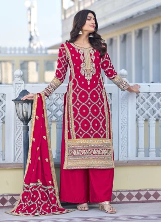Punjabi Bride Wears Baby Pink 'Lehenga', Sporting A Double 'Kaleera' Look  For Her Wedding