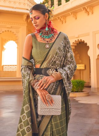 Print Work Silk Classic Saree In Green for Ceremonial