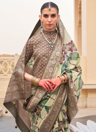 Resplendent Green Silk Trendy Saree with Floral Patch Work