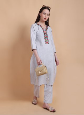 Tantalizing Grey Cotton Casual Kurti with Hand and Thread Work