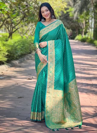 Woven and Zari Work Banarasi Silk Traditional Saree In Green