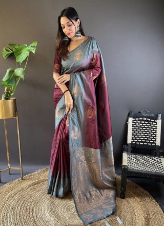 Woven and Zari Work Silk Traditional Saree In Burgundy