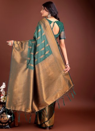 Banarasi Silk Traditional Saree with Weaving Work Banarasi Silk Traditional Saree with Weaving Work