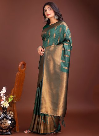 Banarasi Silk Traditional Saree with Weaving Work Banarasi Silk Traditional Saree with Weaving Work