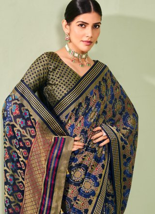 Blue Georgette Trendy Saree with Paisley Print Work for Ceremonial