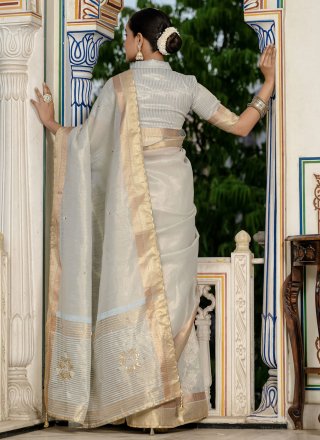 Booti, Khatli and Zari Work Linen Traditional Saree In Grey for Ceremonial