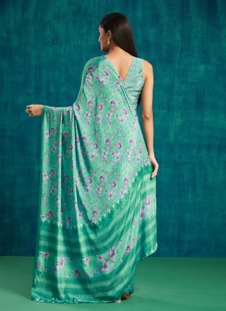 Crepe Silk Classic Sari In Green Color