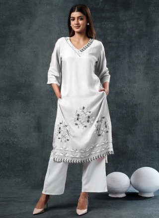 Embroidered Work Rayon Casual Kurti In White for Ceremonial