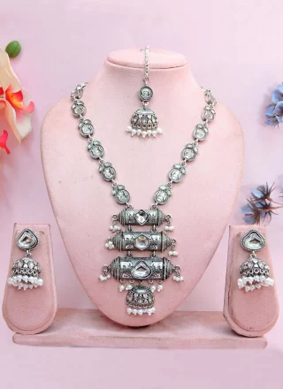 Exquisite Silver Moti Work Necklace Set