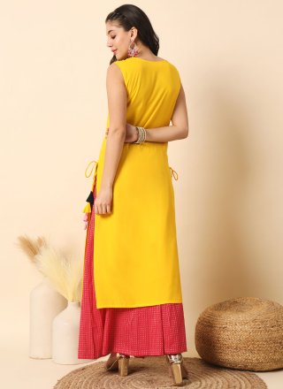 Exquisite Yellow Rayon Casual Kurti In Plain