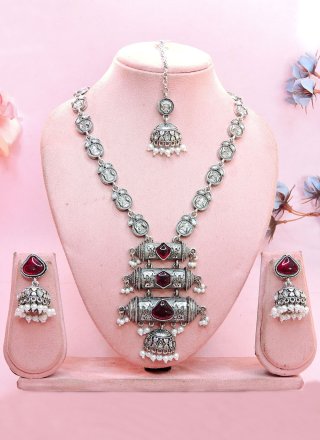 Fabulous Silver Moti Work Necklace Set