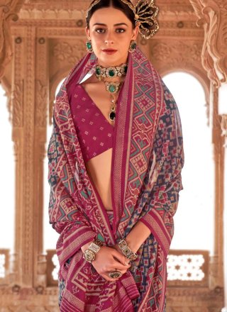 Geometric Print Work Georgette Designer Sari In Green