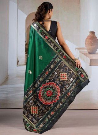 Green Handloom Silk Classic Sari with Weaving Work for Ceremonial