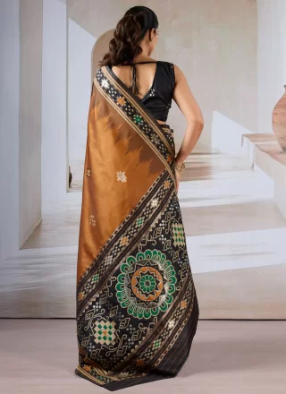 Handloom Silk Trendy Saree In Brown and Rust Color