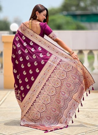 Magenta Jacquard and Woven Work Banarasi Silk Classic Sari