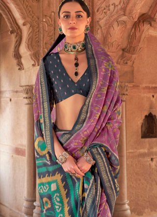 Mauve Georgette Trendy Saree with Strips Print Work