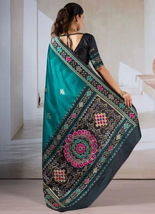 Morpeach Handloom Silk Weaving Work Contemporary Saree for Ceremonial