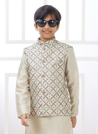 Opulent Green Art Silk Kurta Payjama with Jacket with Machine Embroidery Work
