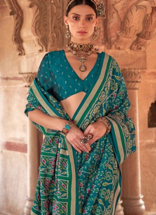 Paisley Print Work Georgette Traditional Saree In Rama