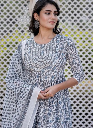 Paramount White Cotton Readymade Salwar Suit