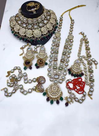 Prepossessing Multi Colour Beads and Stone Work Necklace Set