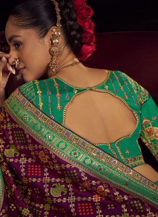 Viscose Classic Saree In Purple Color