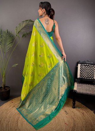 Weaving Work Banarasi Silk Classic Sari In Green for Ceremonial