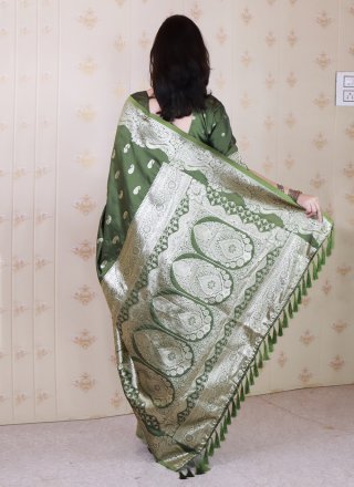Woven Work Banarasi Silk Classic Saree In Green for Ceremonial