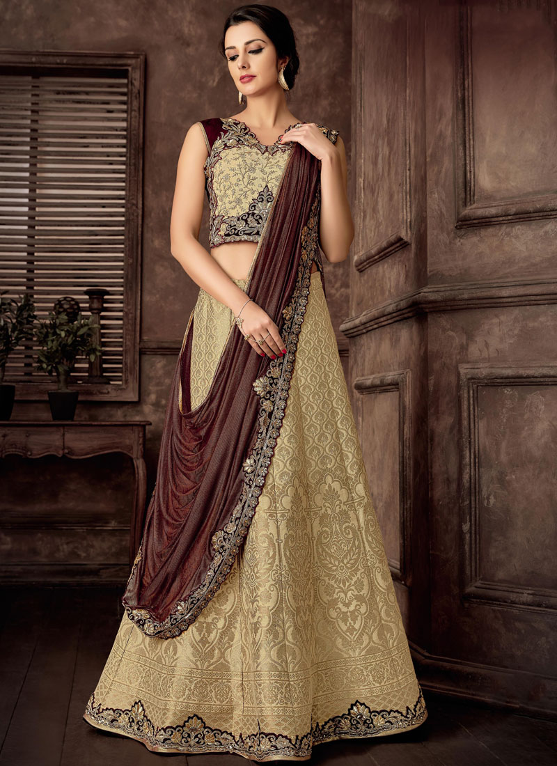 Move Over Boring Sarees and Lehengas, Try Lehenga Style Sarees and Make a  Style Statement! 10
