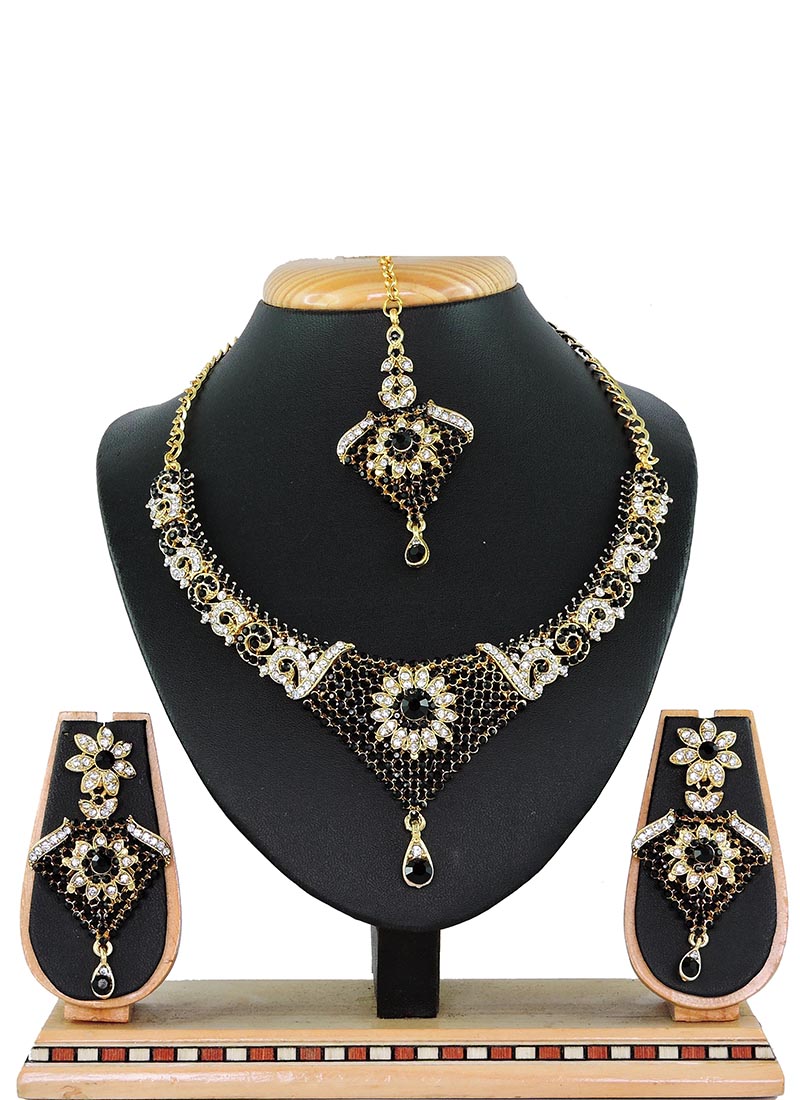 Buy Black Color Necklace Set Online