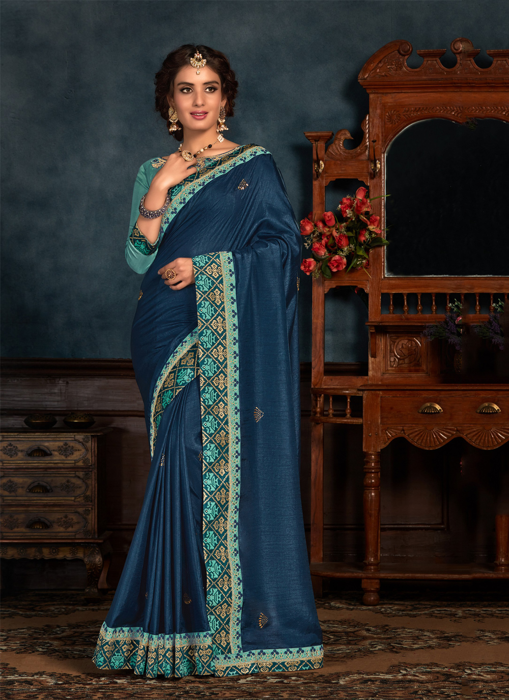retro theme saree styles
