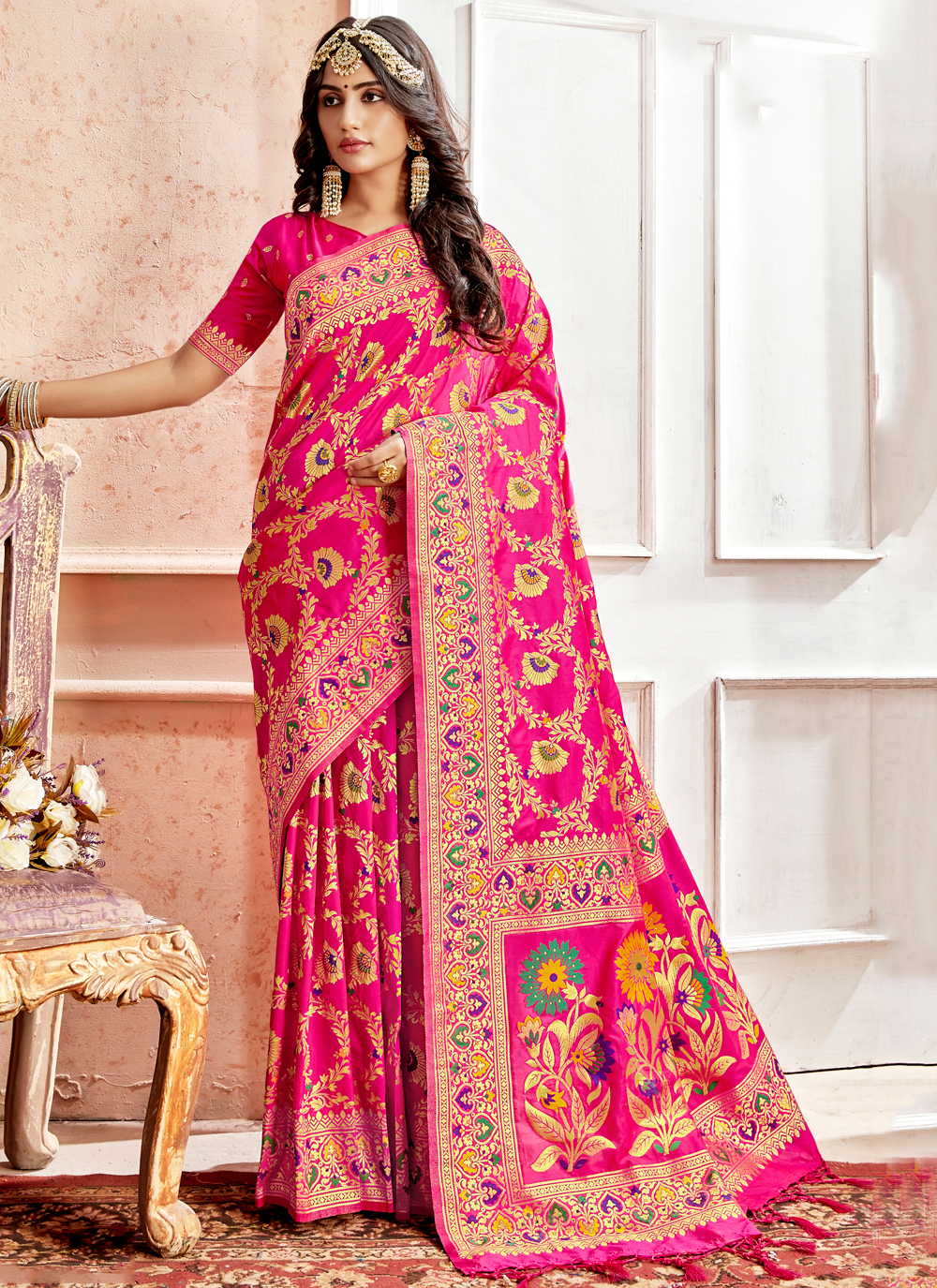 Buy Online Weaving Pink Banarasi Silk Classic Saree : 166375