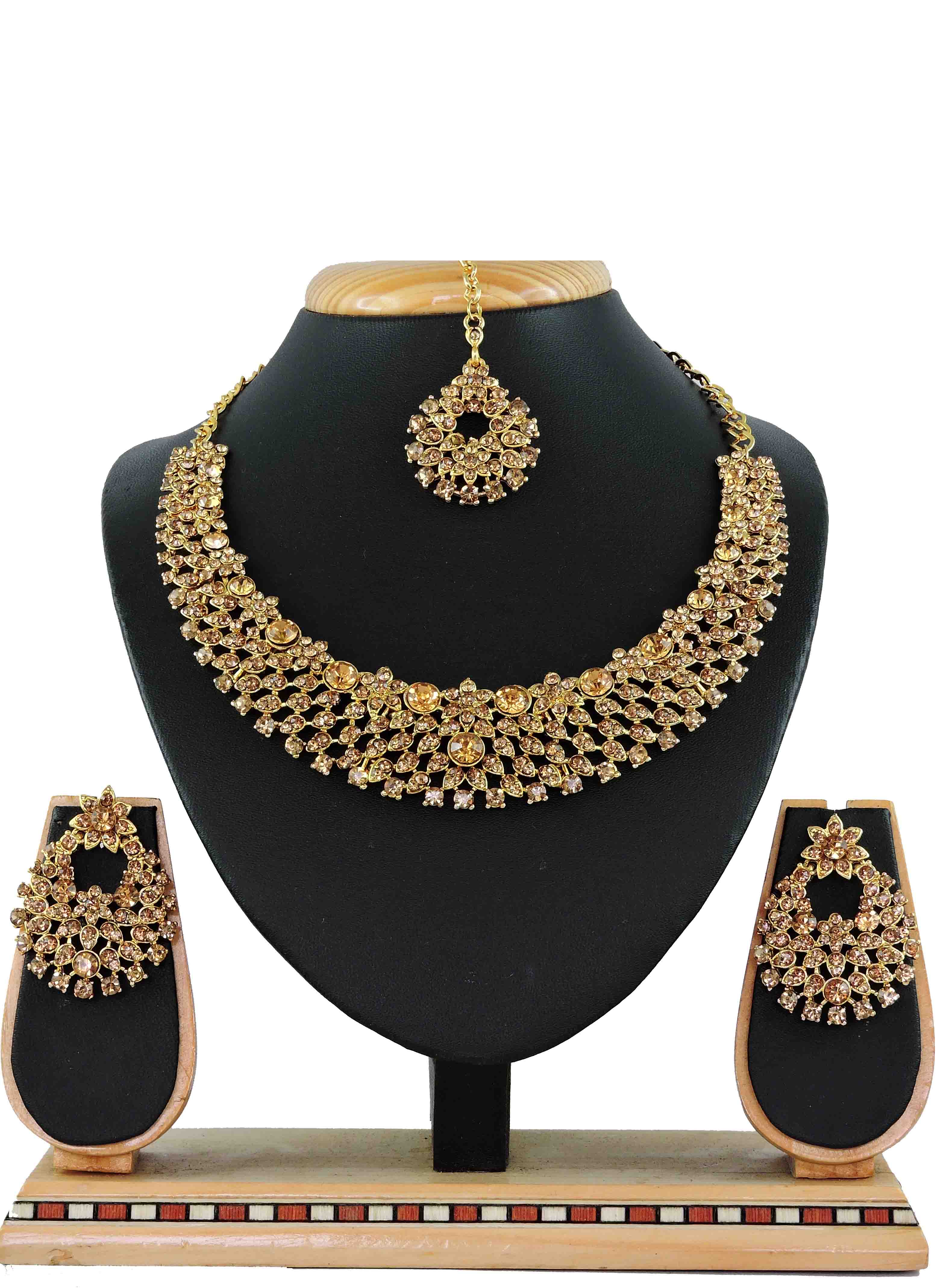 Buy Online Gold Engagement Necklace Set 173650