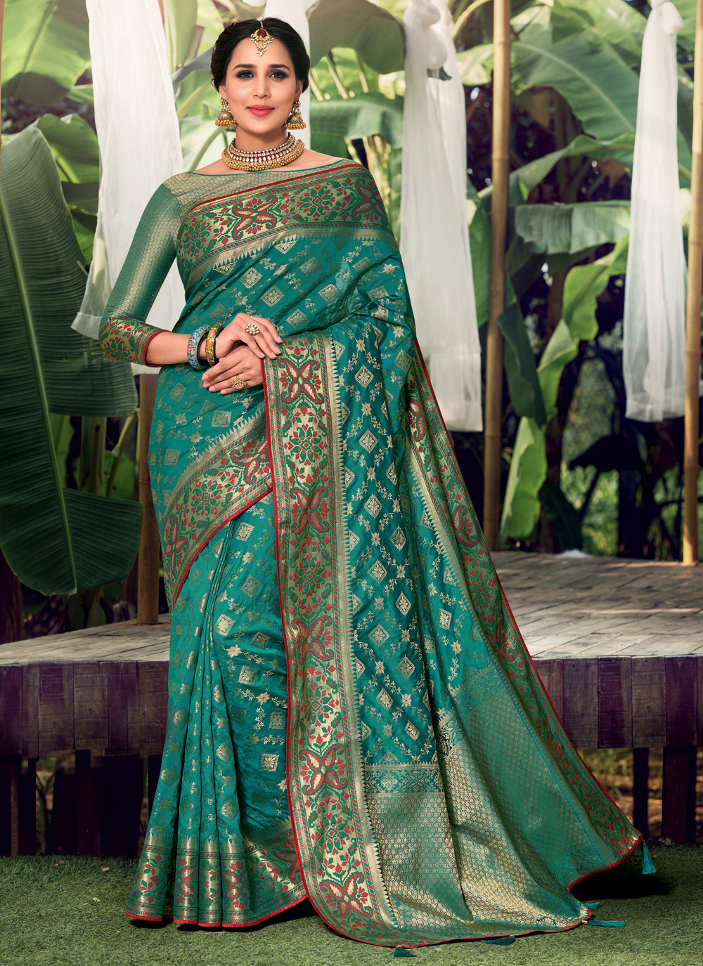 Buy Green Sarees for Women by Banarasi Silk Works Online | Ajio.com