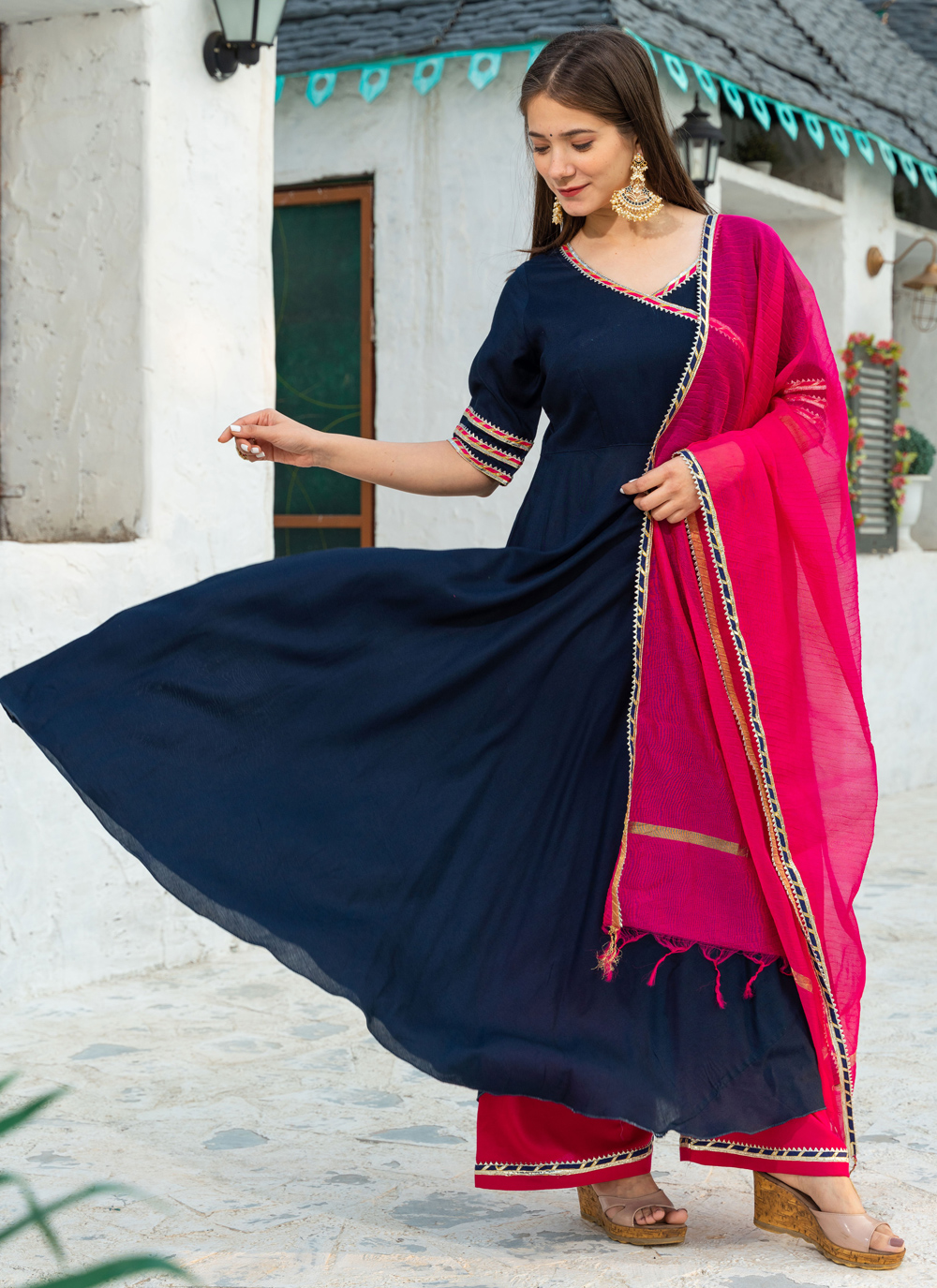 Attractive and plain suit | Simple pakistani dresses, Simple kurta designs,  Designs for dresses
