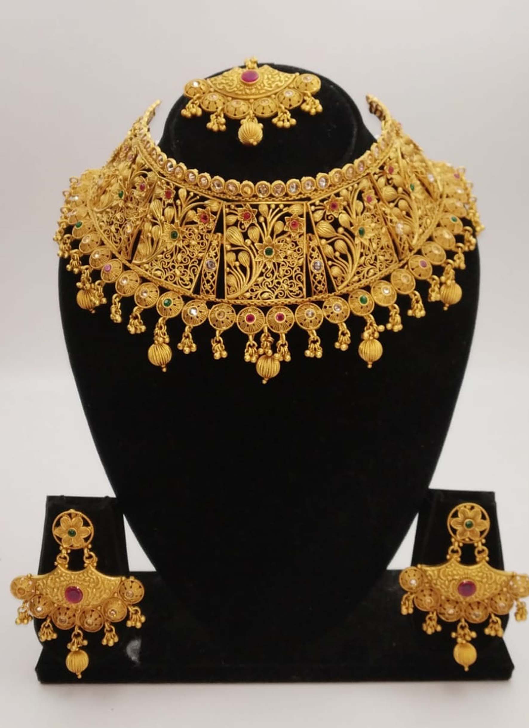 Stone Work Necklace Set in Gold buy online