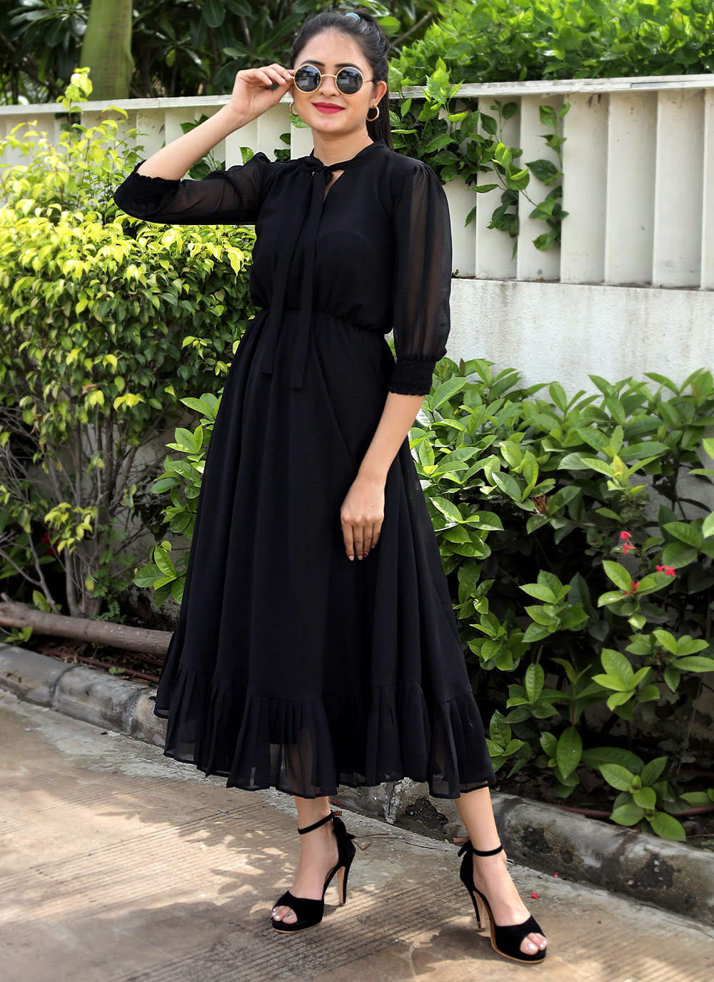 Shop Online Black Georgette Trendy Gown : 252510