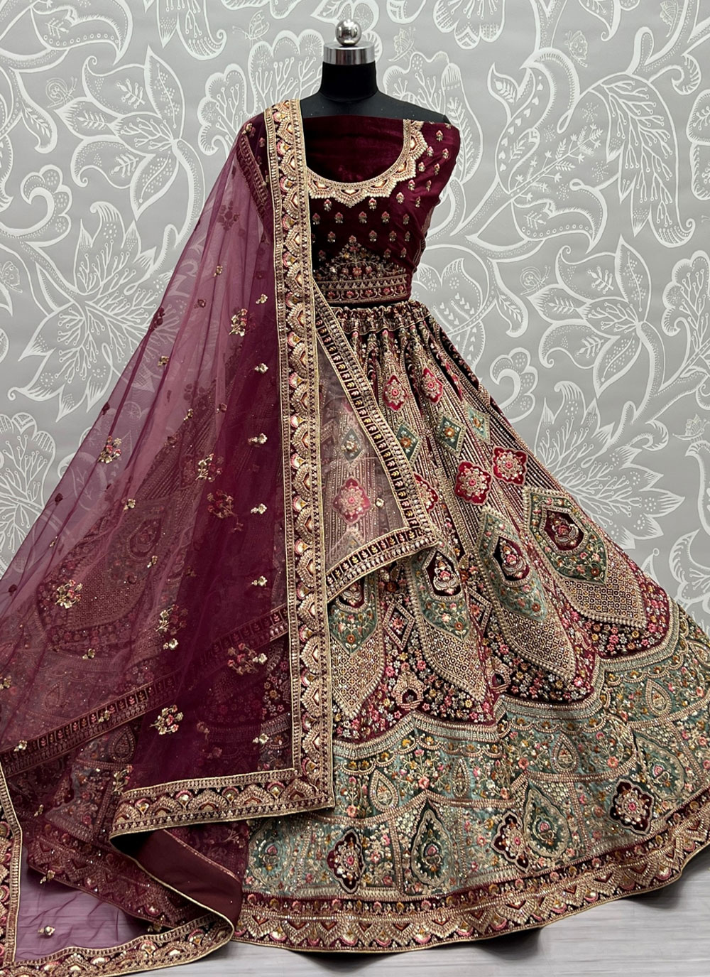 choli shawl wearing