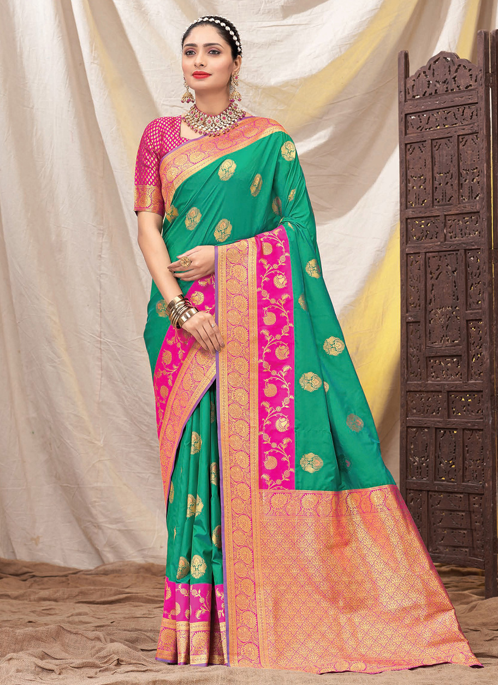 Buy Online Green Border Classic Saree 267740