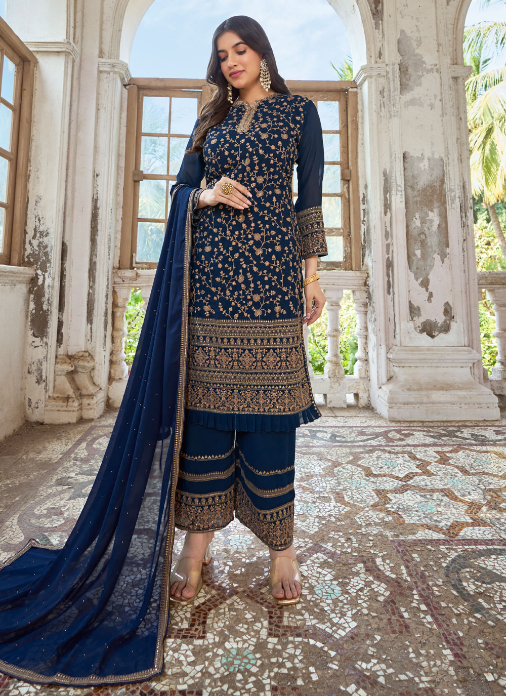 The Kurti Bazaar Stilvolle Frauen Tragen Sharara Pa Produktbild-Vorschau 8