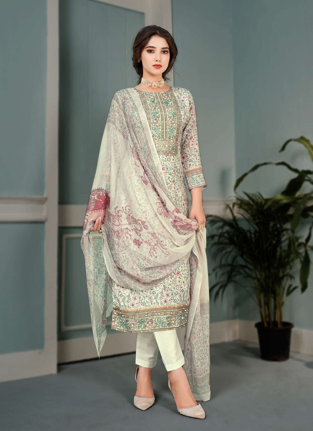 Buy Online Pant Style Suit For Mehndi 260170